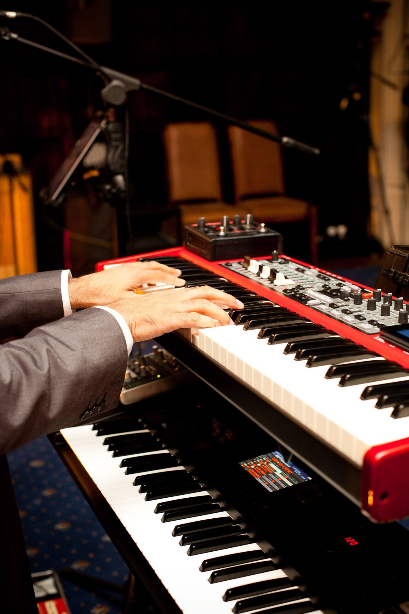 Ken performing live at a wedding in Burlington